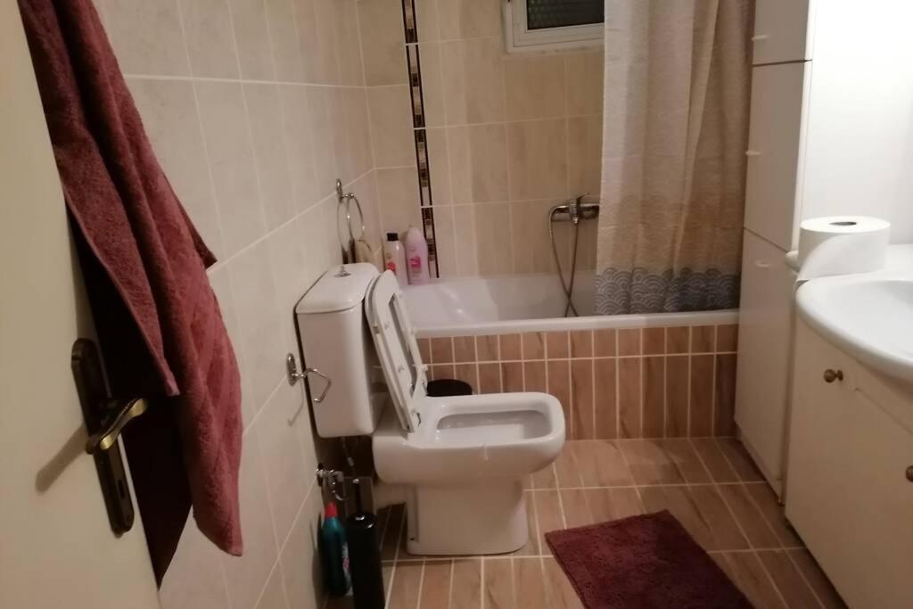 Debby'S Central Apartment كافالا المظهر الخارجي الصورة