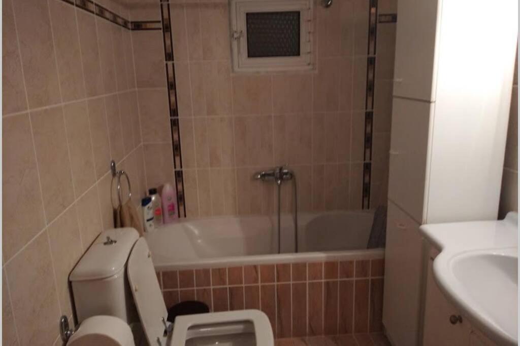 Debby'S Central Apartment كافالا المظهر الخارجي الصورة